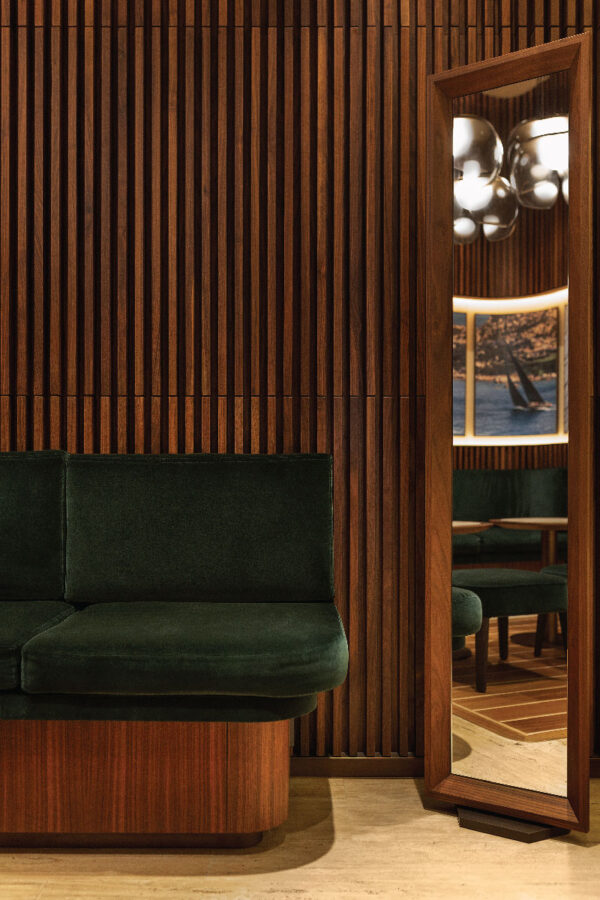 Diseno-de-interiores-Boutique-Rolex-Puerto-Banus-Diseno-de-interiores-de-lujo11