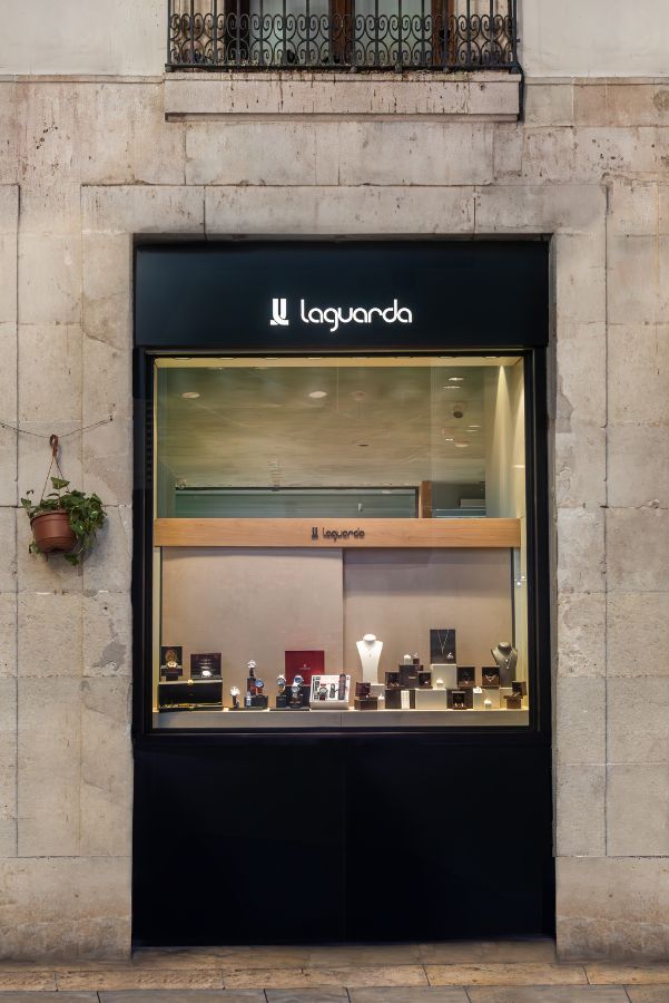 Joyería Laguarda - Barcelona - diseño de interiores y arquitectura - Ujo and Partners 2024 (1)